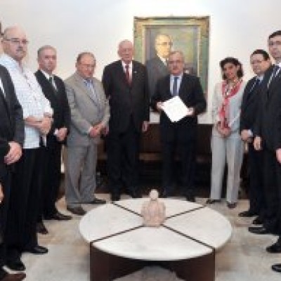 Empresários entregaram documento ao presidente da Assembleia