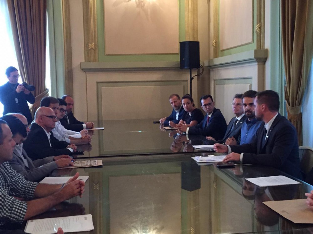 Sindha entrega manifesto ao governo do RS sobre ICMS