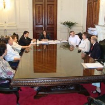 Piso Regional - Governo estuda argumentos da categoria