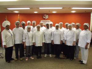 Mais garçons e auxiliares de cozinha para o mercado - Formatura do PSG será na quinta-feira, 6/6 no Sindpoa