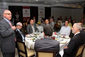 Presidente da entidade, Henry Chmelnitsky, recebeu autoridades, imprensa e representantes de sindicatos do interior do Estado para almoço em comemoração ao Dia do Hoteleiro e Restauranteiro.
