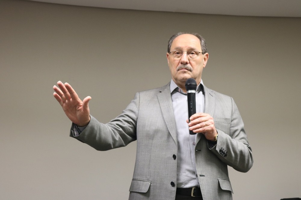 “Fazer diferente é o que o Sindha faz com o turismo do Estado”, diz Sartori em homenagem