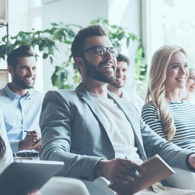 Sindha abre turmas extras de oficinas gratuitas para recepcionista e auxiliar de cozinha