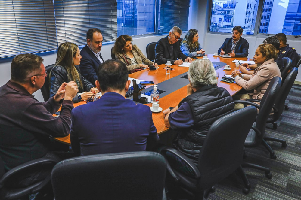 REUNIÃO NA PREFEITURA MUNICIPAL DE PORTO ALEGRE SOBRE NOITE DOS MUSEUS