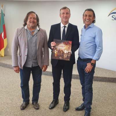 Sindha recebe deputado federal Ubiratan Sanderson, para tratar sobre pleitos da categoria