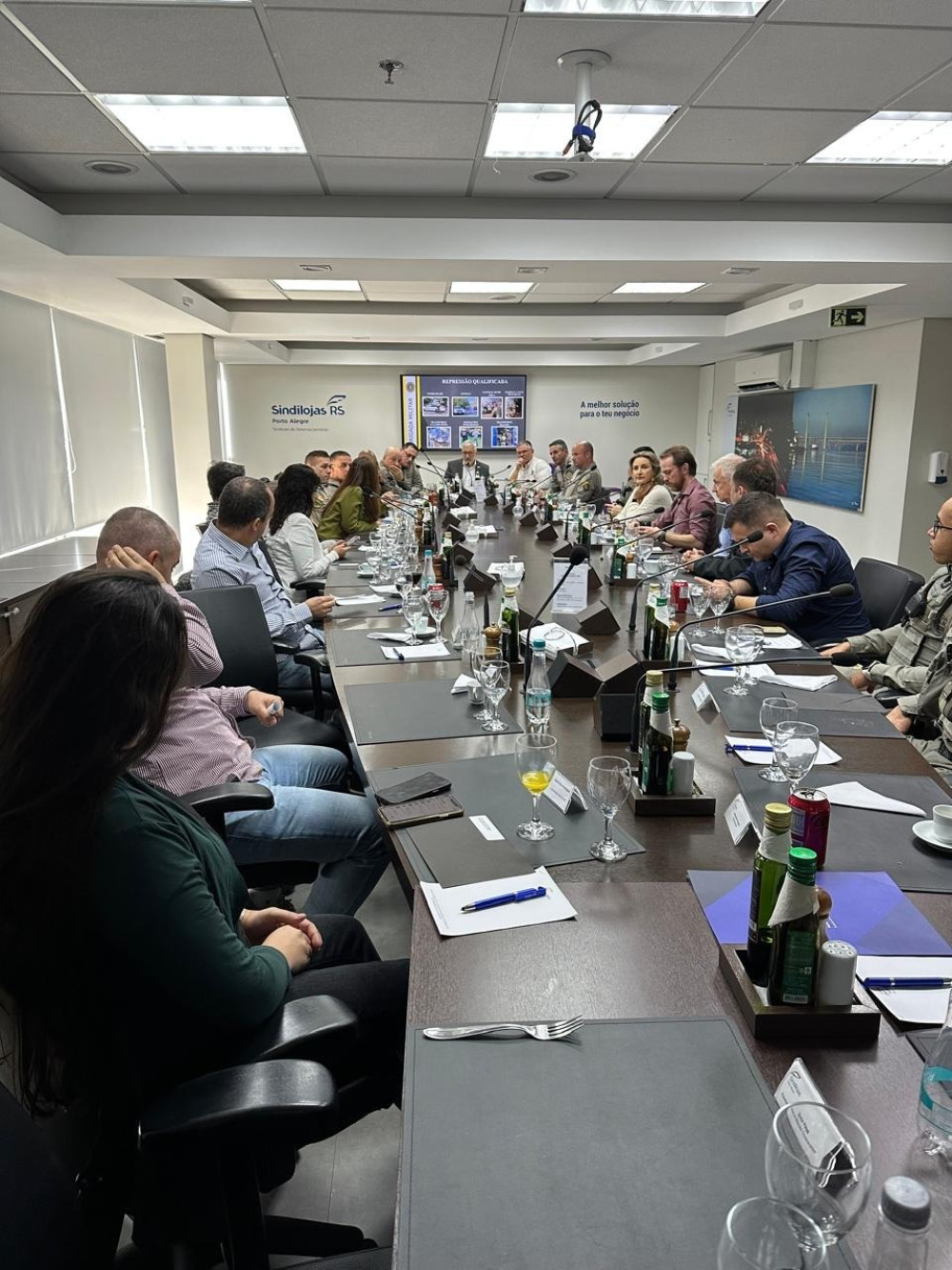 SINDHA participa da Reunião Almoço para debater sobre a Segurança Pública de Porto Alegre.