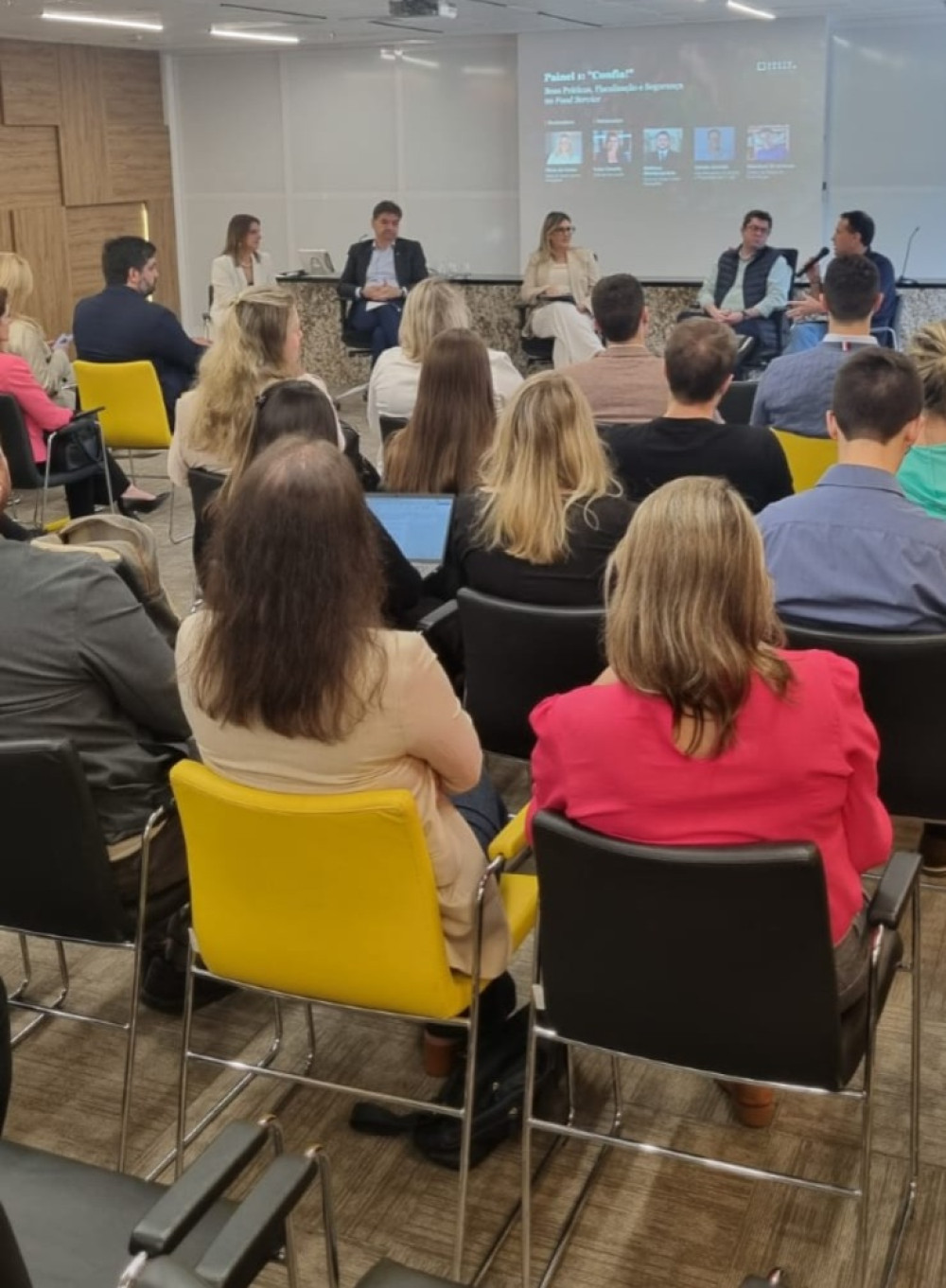 SINDHA reforça compromisso com a segurança de alimentos durante o evento “Mesa Segura”