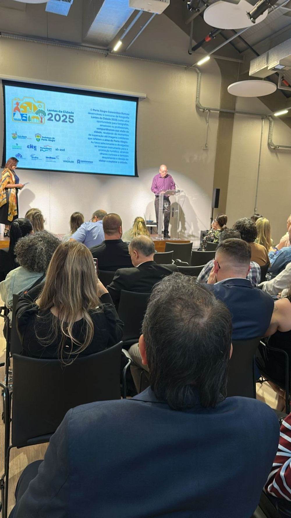 Sindha prestigia premiação do Lentes da Cidade