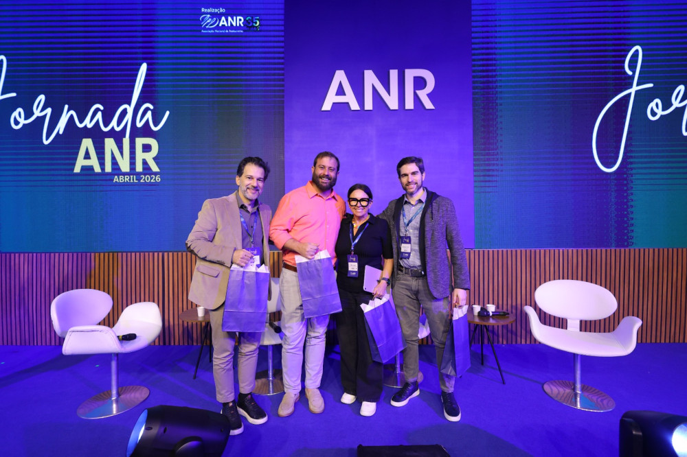 Carla Tellini conduz debate sobre os rumos do setor de food service em 2026 na Jornada ANR