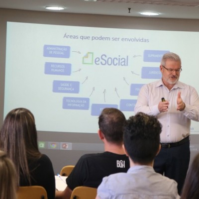 Especialista em RH aborda passivos trabalhistas em evento do Sindha, no dia 22/11