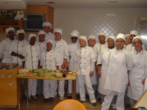 Turma do curso de Auxiliar de Cozinha, realizado na Cozinha Experimental do SINDPOA, de Abril a Julho/2009