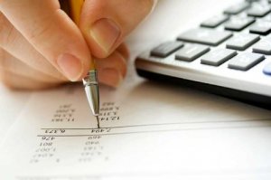 DESCONTOS SALARIAIS SÓ SERÃO PERMITIDOS NOS CASOS PREVISTOS EM LEI.