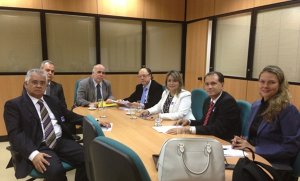 Os diretores da FBHA, Norton Lenhart e Luiz Carlos Nigro, se encontraram com Marcos Alves de Souza, diretor de direitos autorais do Ministério da Cultura, na sede do Ministério em Brasília Os diretores da FBHA, Norton Lenhart e Luiz Carlos Nigro, se encontraram com Marcos Alves de Souza, diretor de direitos autorais do Ministério da Cultura, na sede do Ministério em Brasília