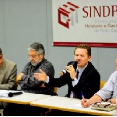 Presidente da Câmara na reunião de diretoria - Foi convidar Sindpoa para debater novo código