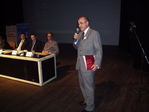 Supersimples - SINDPOA diz que não se pode nem mais pensar em aumentar impostos.