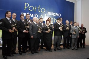 15 homenageados com o Prêmio Porto Alegre Turismo 2008 