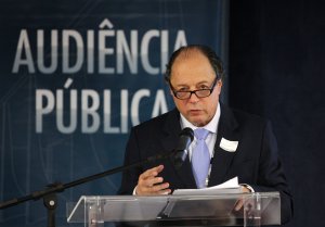 Norton Lenhart, atuando em defesa da categoria em Brasília, Audiência Pública sobre a LEI SECA Norton Lenhart, atuando em defesa da categoria em Brasília, Audiência Pública sobre a LEI SECA